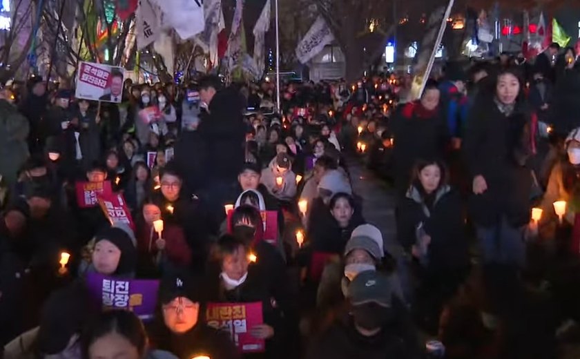 Manifestantes exigem renúncia de presidente da Coreia do Sul