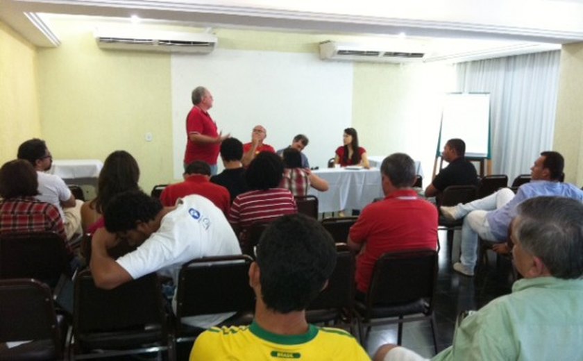 Nova direção estadual do PCdoB se reúne em Maceió e traça metas para 2014