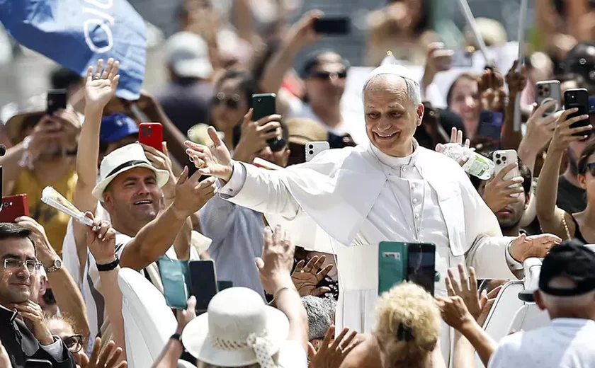 Papa Leão XIV retoma tradição de verão rompida por Francisco