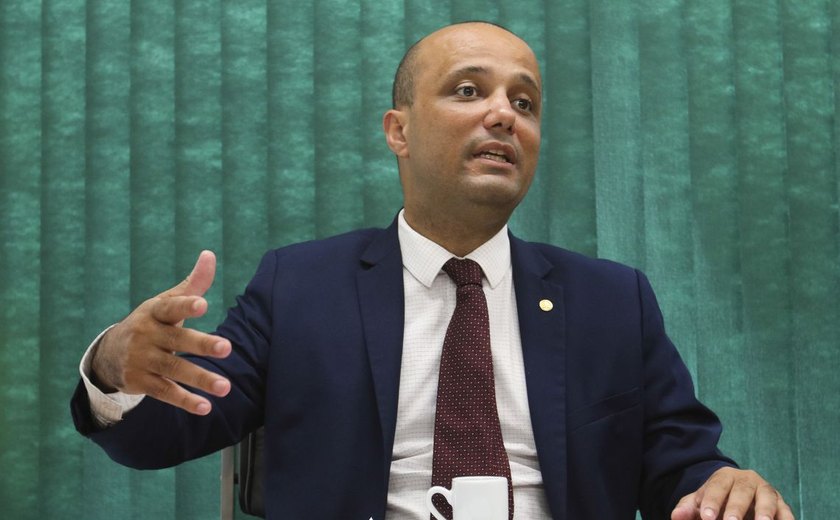 ‘Estou aprendendo’, diz major Vitor Hugo, o líder do governo na Câmara