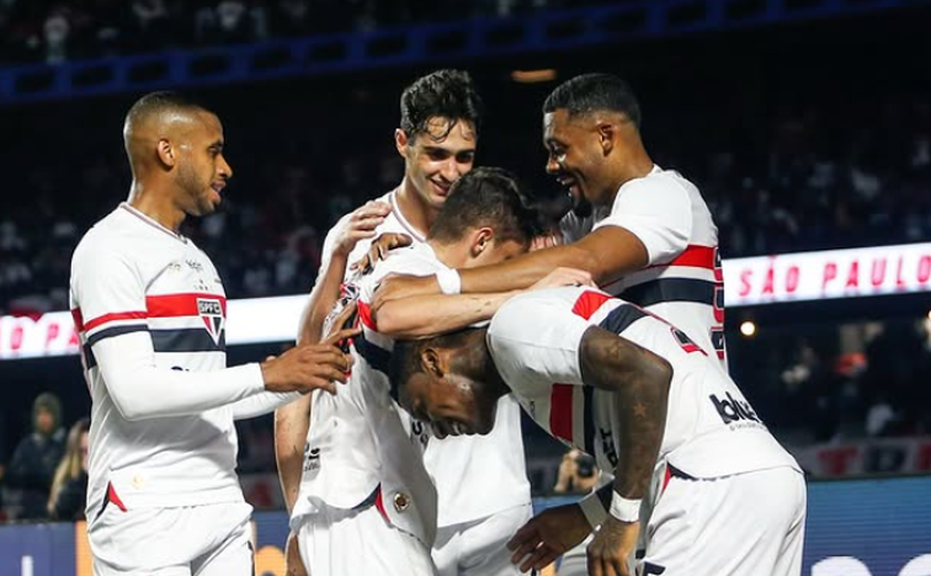 São Paulo domina e vence, mas vacilo deixa disputa aberta contra o Athletico-PR