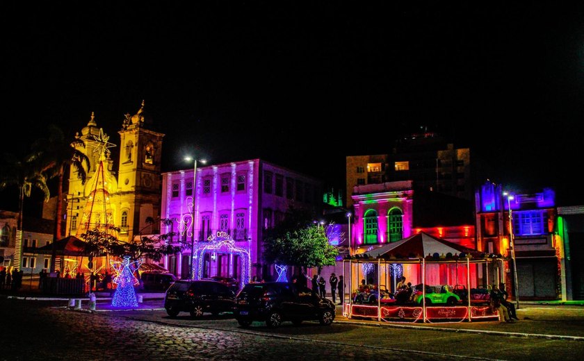 Penedo Luz encanta turistas com novidades e iluminação deslumbrante