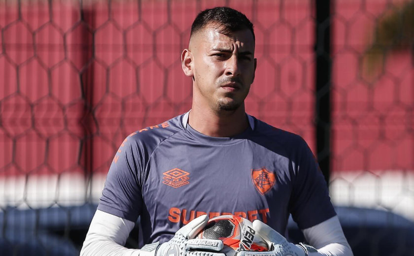Fluminense renova contrato do goleiro Vitor Eudes, reserva de Fábio, até 2027