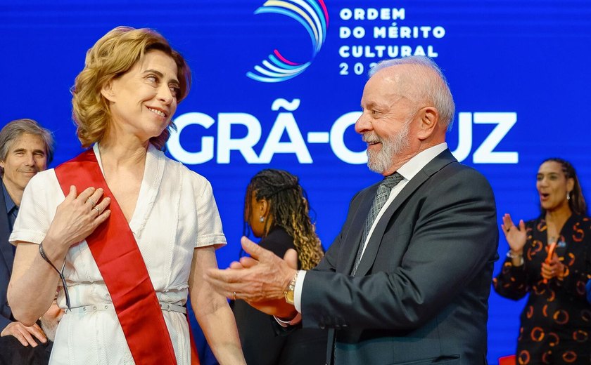 'Este país nunca mais haverá de sofrer um golpe', diz Lula