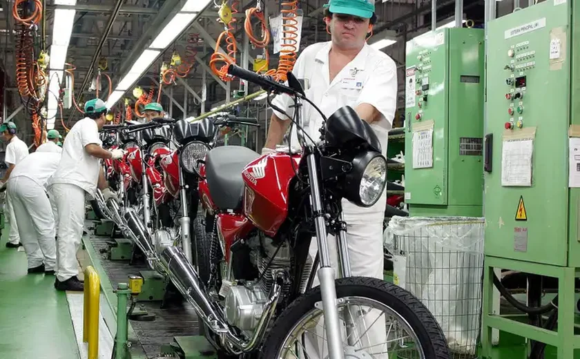 Vendas de motos sobem 1,9% em maio ante maio de 2023, mostra Fenabrave