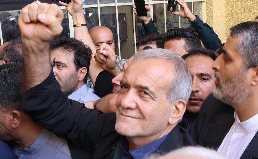 Moderado e reformista, Masoud Pezeshkian é eleito presidente do Irã