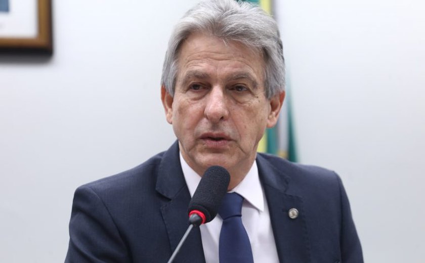 Estudantes pedem fim do teto do Fies e fiscalização das faculdades privadas