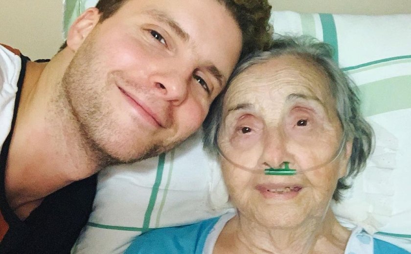 ‘Difícil lidar com esse sentimento’, diz Thiago Fragoso sobre morte da avó