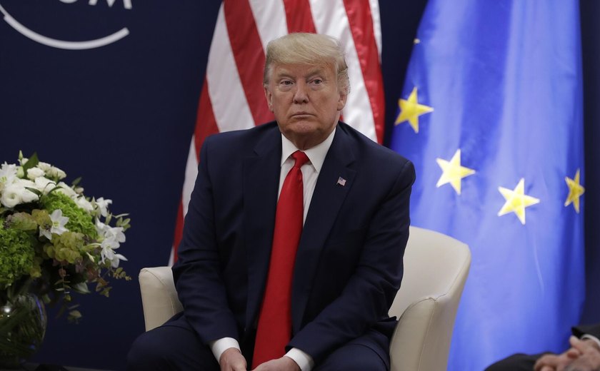 Relação entre EUA e União Europeia está diante de um 'ponto de mutação' com tarifaço, diz analista