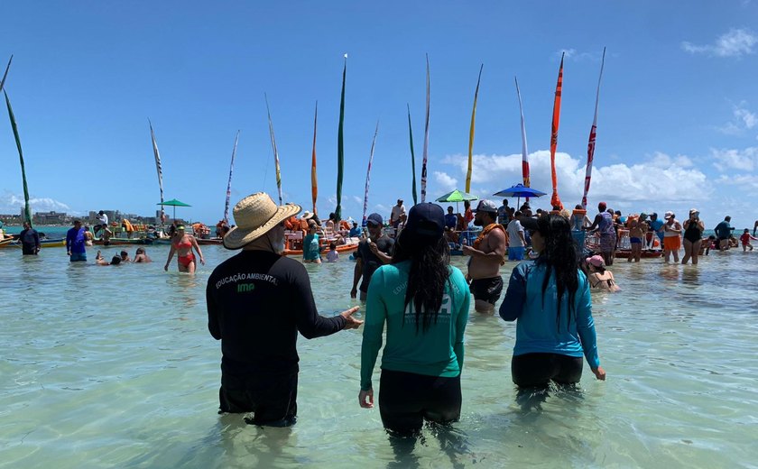 Nossa Praia Verão: IMA promove ação de educação ambiental nas piscinas naturais de Pajuçara