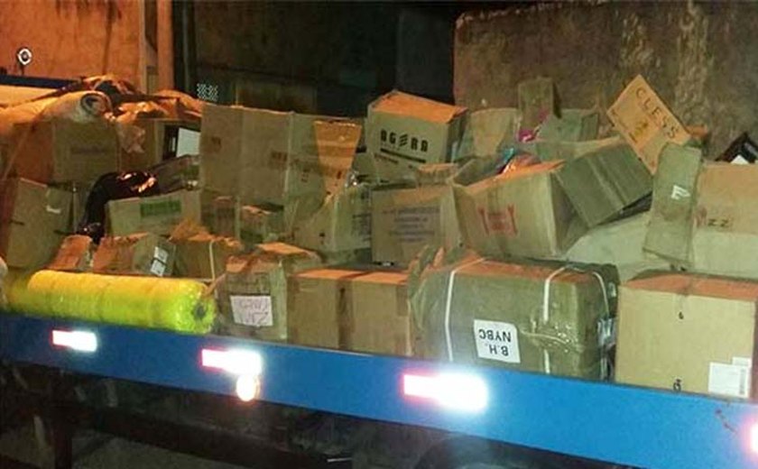 Polícia Civil prende três e apreende carga roubada