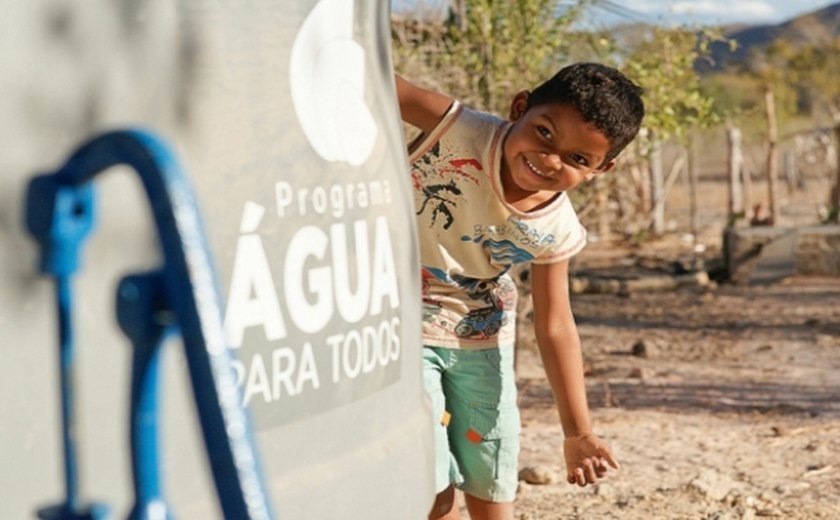 Mais de 200 mil pessoas conseguem ter acesso à água em Alagoas