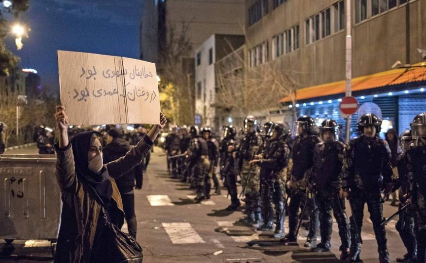 Manifestantes protestam contra o governo do Irã