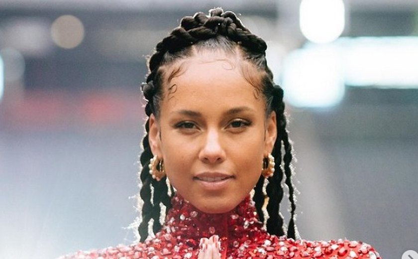 Alicia Keys tem voz editada após desafinar em show no Super Bowl