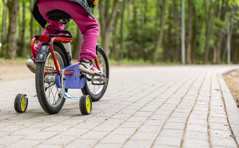 Andar de bicicleta ajuda no desenvolvimento infantil, diz estudo