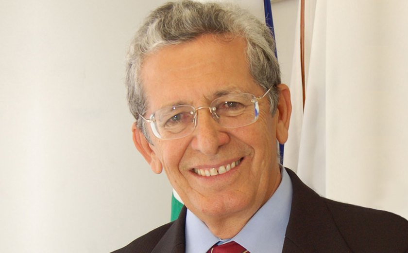 Homenagem ao professor Douglas Apratto Tenório