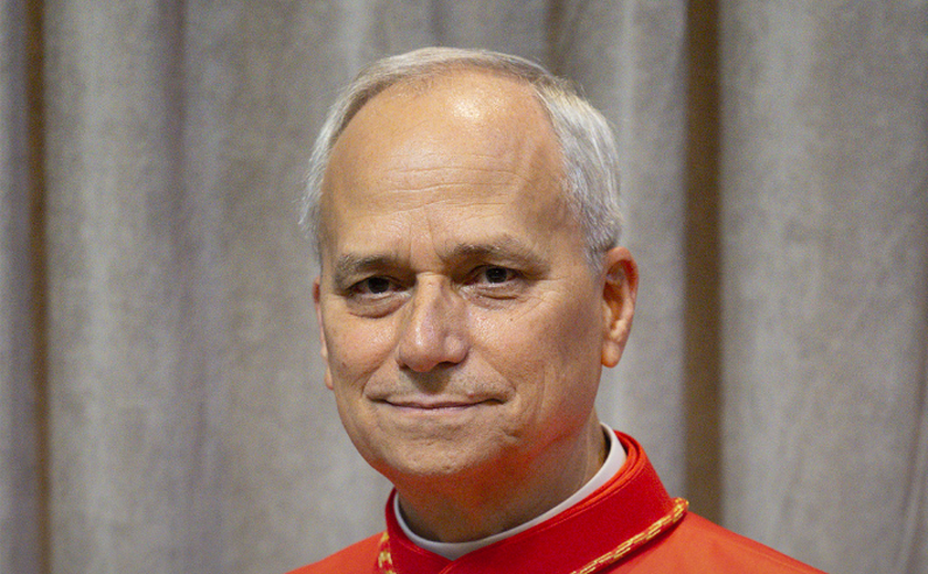 Papa 'aceita' partida de tênis e brinca: Só não traga o Sinner