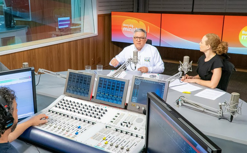 Bom dia, Ministro: Padilha destaca avanços na saúde pública com Mais Médicos, vacinação e expansão do SAMU