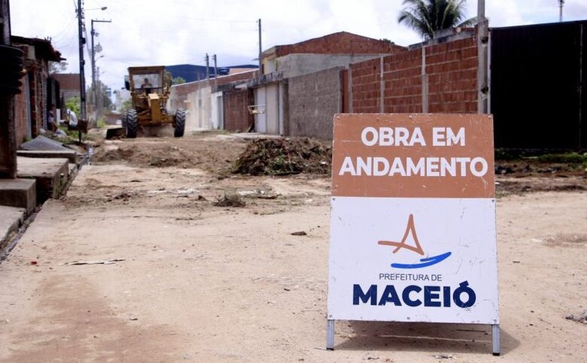Prefeitura de Maceió inicia terraplanagem em ruas do Santos Dumont