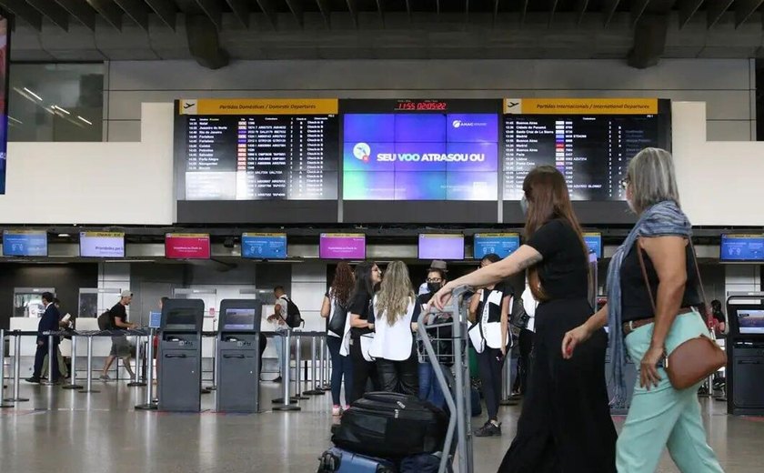 Despesas de brasileiros no exterior em julho atingem recorde de 11 anos