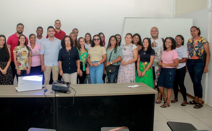 SEDECIN Penedo dialoga com ambulantes e orienta turma do Empreende Alagoas