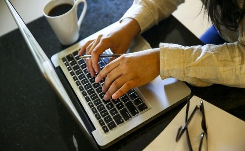 Venda de notebooks cresce 18% na pandemia e a de celular, 19%, diz Abinee