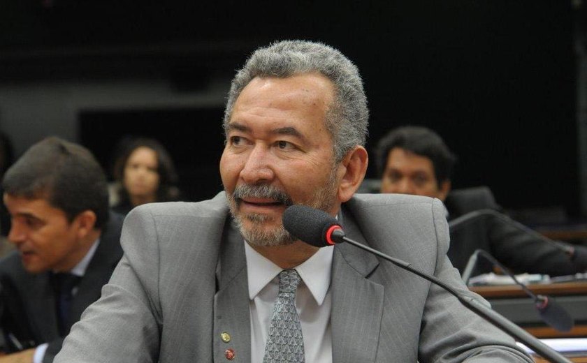 IDHM das grandes regiões avança, mas Alagoas fica estagnada, diz Paulão