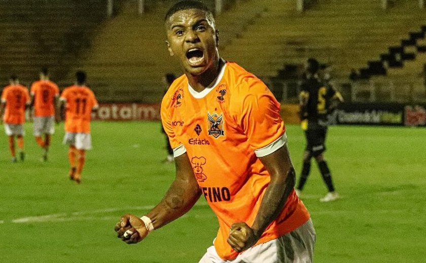 Herói do Nova Iguaçu, Bill foi parceiro de Vini Jr no Flamengo e fugiu da guerra na Ucrânia