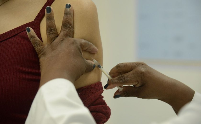 AL recebe mais 15.210 doses de vacinas contra a COVID-19 nesta terça-feira(09)