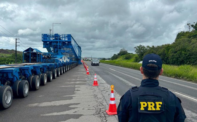 Transporte do 2º transformador gigante altera trânsito entre PE e PB