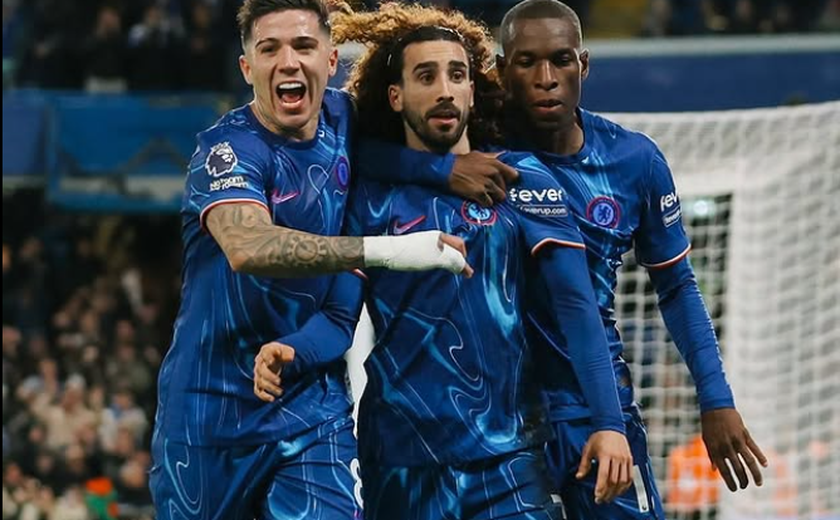 Chelsea bate Brentford e se aproxima do líder Liverpool no Inglês; Tottenham goleia