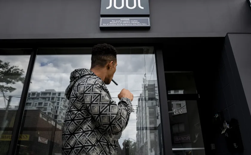 Cigarros eletrônicos: FDA revoga proibição de vapes da Juul
