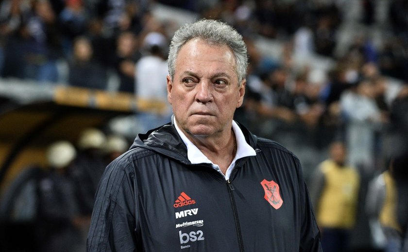Abel Braga se despede dos jogadores e deixa o Flamengo de forma oficial