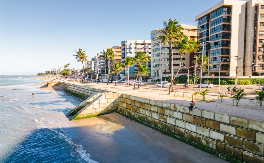 Prefeitura de Maceió já utilizou mais de 14 mil blocos de concreto nas obras de contenção do mar