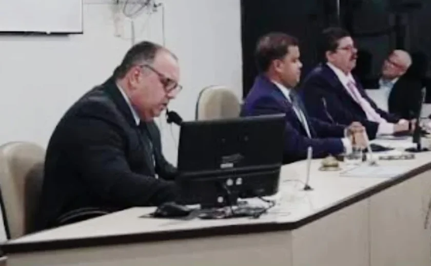 Câmara de Palmeira dos Índios aprecia vetos da prefeita e cobranças por contratos públicos em sessão desta quarta