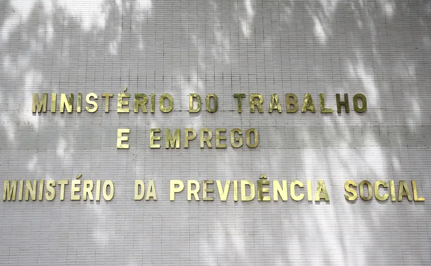 Decreto autoriza nomeação de 250 aprovados em concurso para perito médico da Previdência