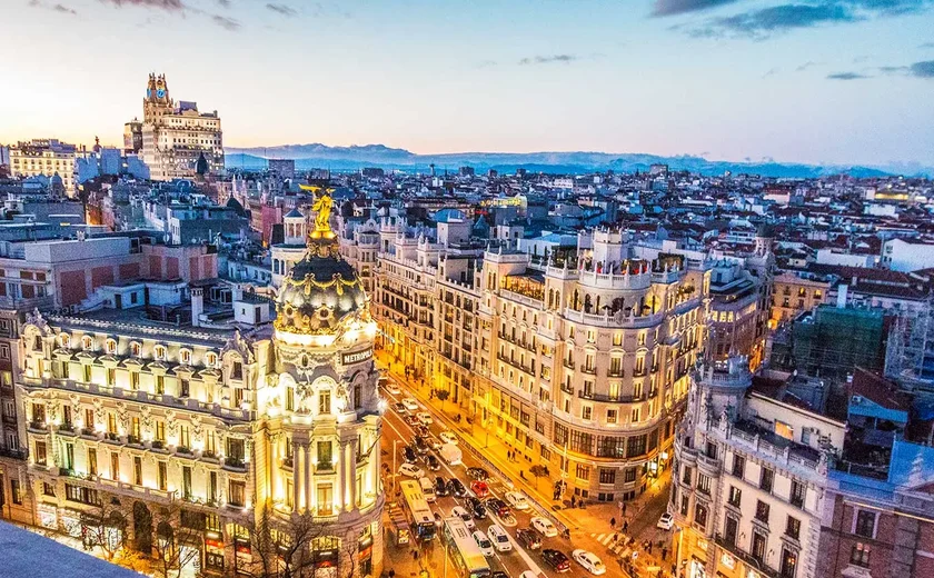 Em meio a revolta contra turistas, Espanha deve bater recorde e receber 41 milhões de estrangeiros