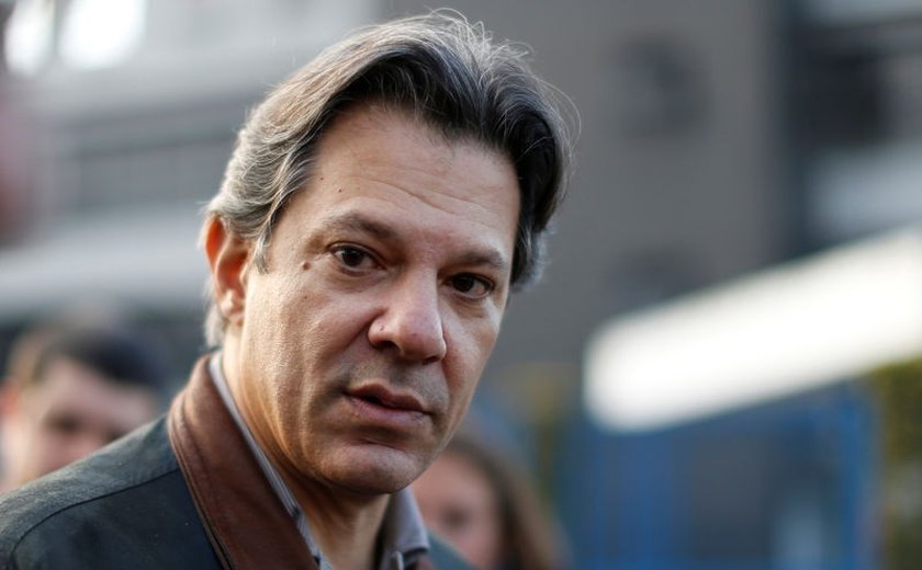 Em Santos, Haddad critica privatização do porto elaborada por Tarcísio de Freitas