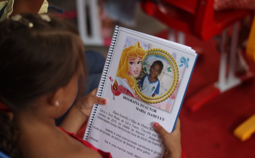 Projeto incentiva crianças a praticarem criatividade na escrita