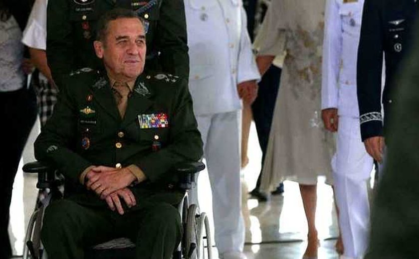 Villas Bôas diz esperar que próximo presidente melhore remuneração dos militares