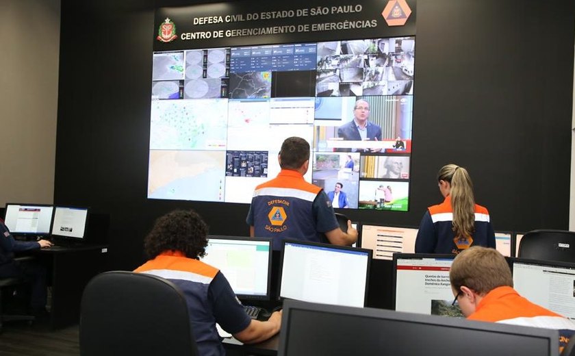 Governo de SP emite alerta de risco elevado de incêndios florestais para 16 regiões