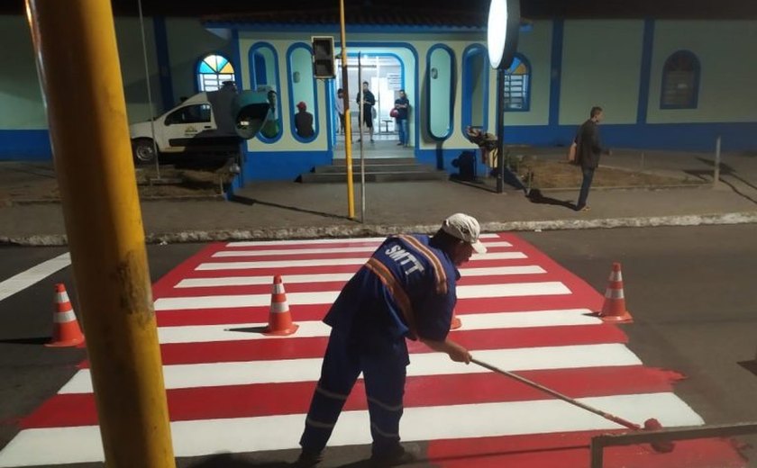 Prefeitura revitaliza vagas especiais e sinalização horizontal no centro de Arapiraca