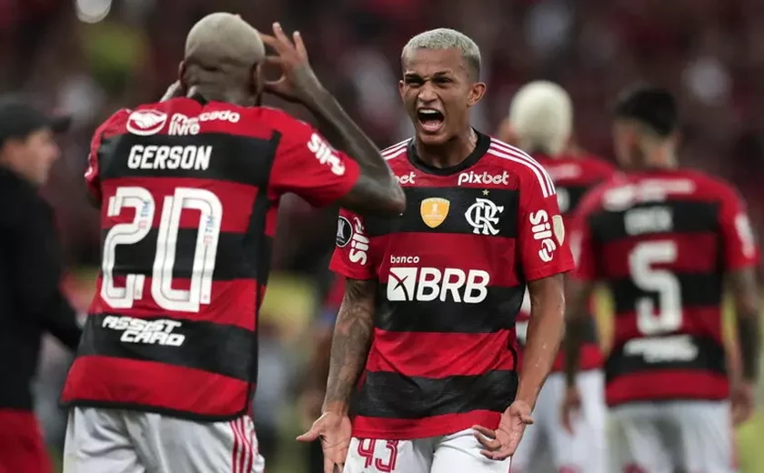 Roma está próxima de tirar lateral Wesley do Flamengo