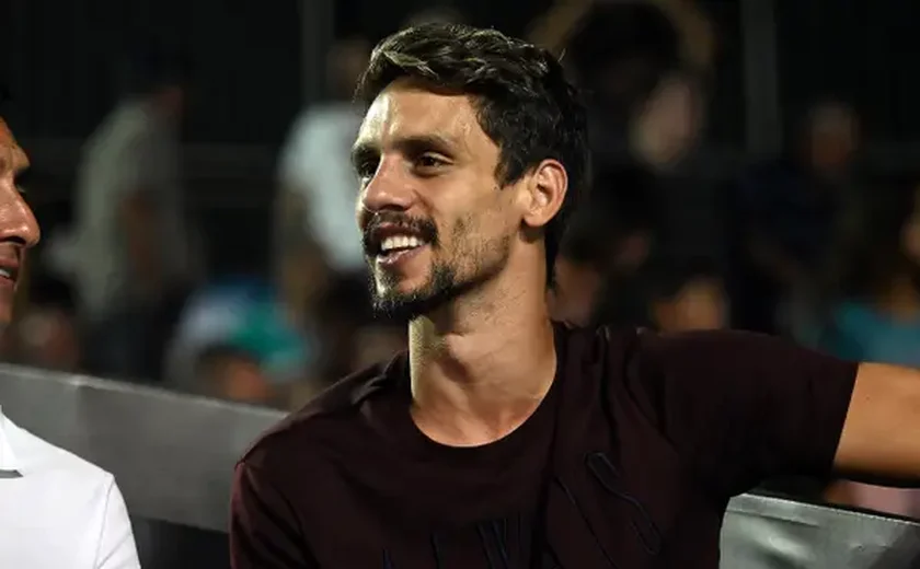 Rodrigo Caio tem situação regularizada na CBF e pode estrear pelo Grêmio