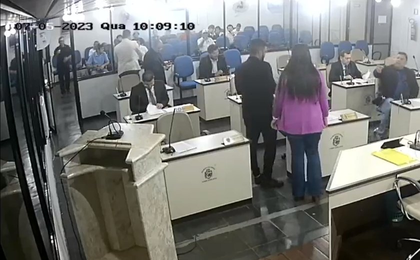 Câmara de Vereadores em Palmeira volta do recesso, mas sessão é encerrada por falta de quórum