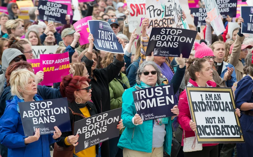 'Viajantes do aborto': 171 mil pessoas se deslocaram nos EUA para fazer procedimento em outro estado