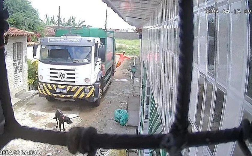 Funcionários de empresa de coleta de lixo envolvidos em morte de cachorro são demitidos