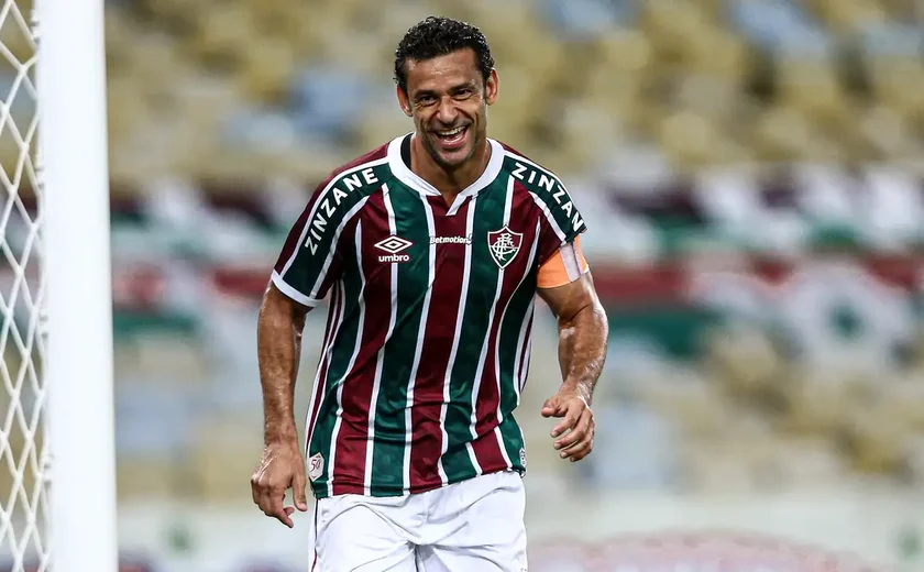 Jogador Fred se jogou no chão durante assalto relâmpago que durou apenas 46 segundos; veja o vídeo