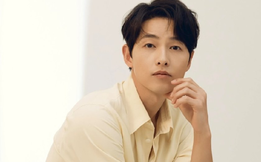 Song Joong-ki anuncia casamento e revela que será pai