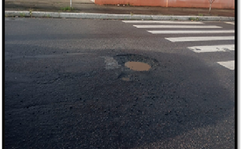 Aldo Loureiro pede recapeamento de rua e repintura de lombadas no Village 1 e Graciliano Ramos